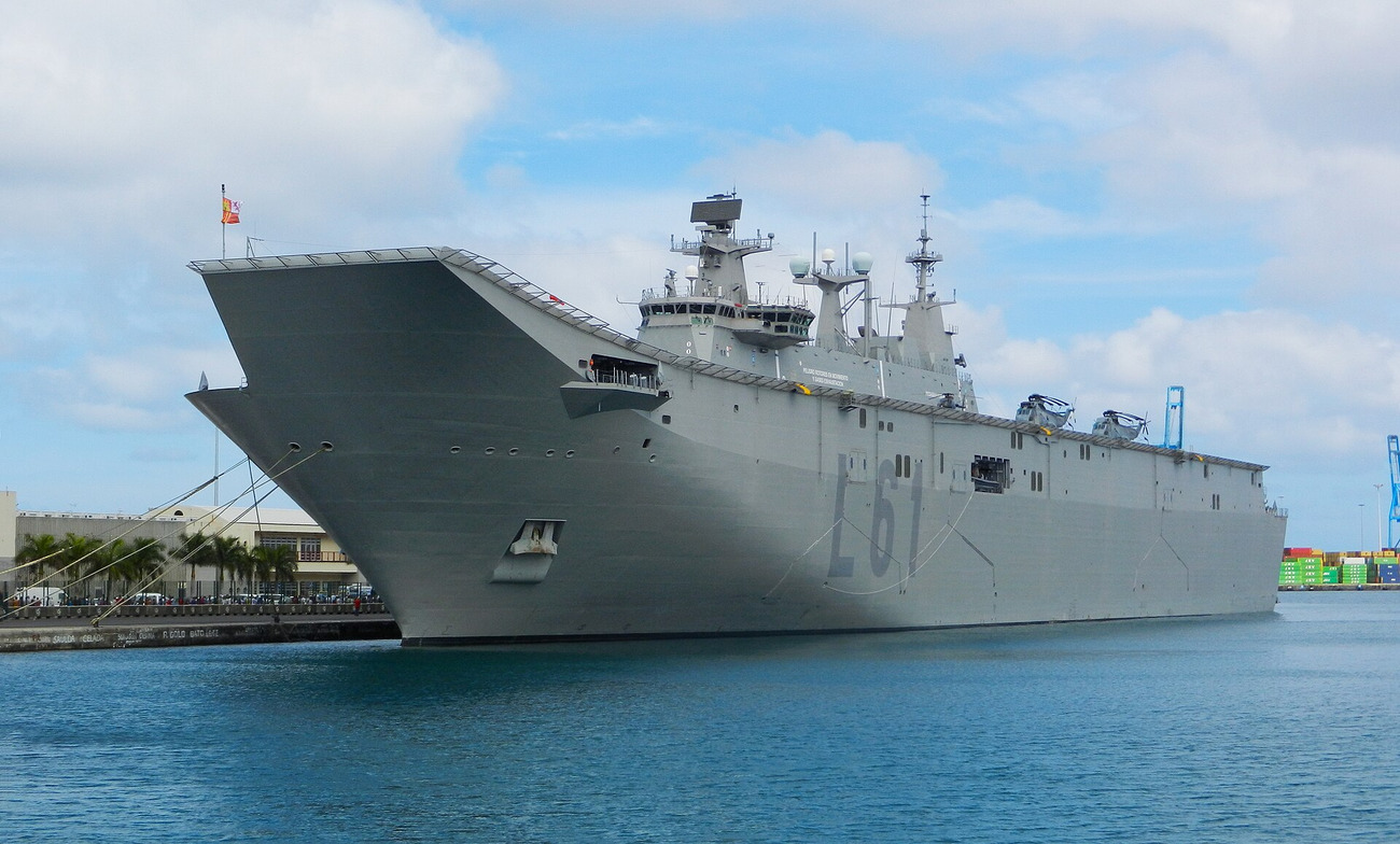 El LHD Juan Carlos I (L-61) es el mayor buque de la Armada de Espa�a, y el actual buque insignia. Foto W. Edlmeier